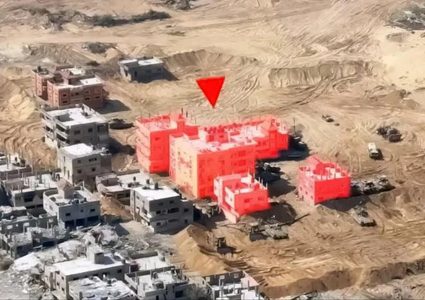 القسام تكشف عن عملية مركبة .. تفجير منزل تحصنت به قوات الاحتلال في القرارة