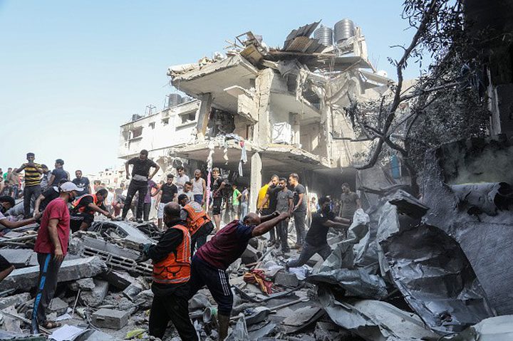 شهيدان ومصابون في قصف للاحتلال على غزة ودير البلح