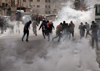 إصابات بالاختناق خلال مواجهات مع الاحتلال في قريوت