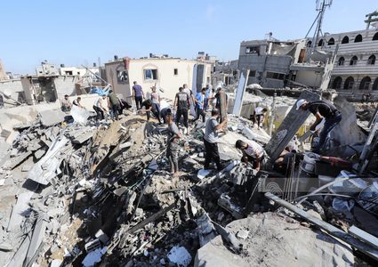 شهيد ومصابون جراء قصف الاحتلال خيمة تؤوي نازحين شرق خان يونس