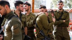 صحفي إسرائيلي: نخوض مقامرة مجنونة دون شرعية دولية وقد نخسر كل شيء