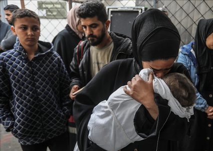 52 شهيدا منذ فجر السبت: استشهاد 5 مواطنين في غارة للاحتلال على دير البلح