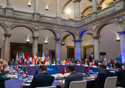 «مجموعة مدريد» تزيد الزخم لـ«حل الدولتين»