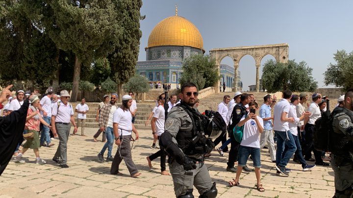 المستعمرون يستبيحون الاقصى في خرق لاتفاق الوضع القائم