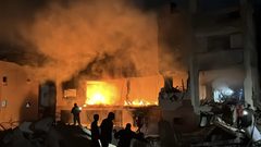 "صرخات لأجساد مشتعلة".. 30 شهيداً في مجزرةٍ دامية في حي الدرج بغزة