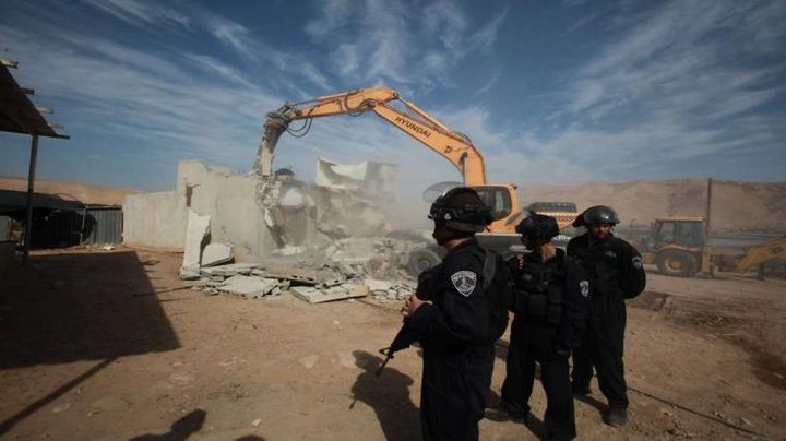 الاحتلال يسلم 8 إخطارات بوقف العمل والبناء في بروقين