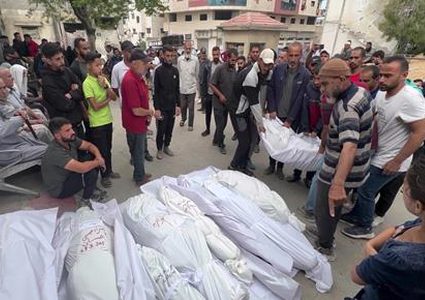 9 شهداء بينهم الصحفي معتز رجب في قصف إسرائيلي على قطاع غزة