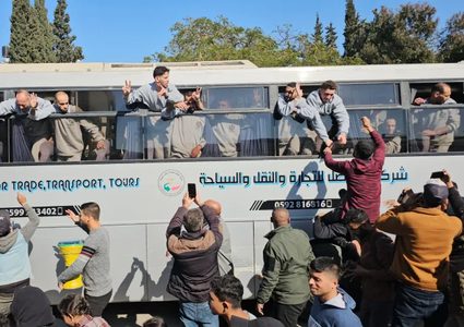 إسرائيل تقرر ترحيل 4 أسرى محررين لتلقيهم رواتب من السلطة