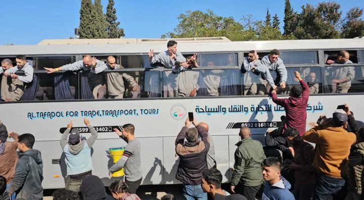 إسرائيل تقرر ترحيل 4 أسرى محررين لتلقيهم رواتب من السلطة