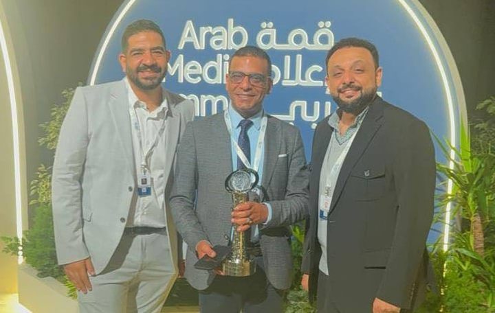 فيلم "تحت الأنقاض" إنتاج مركز إعلام النجاح يفوز بجائزة قمة الإعلام العربي