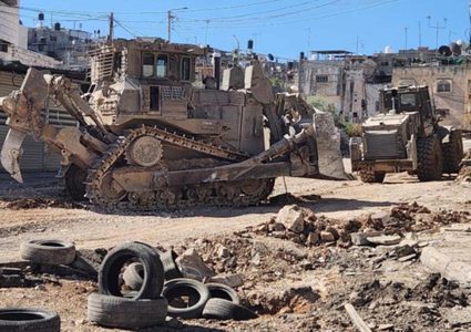 قوات الاحتلال تواصل عمليات هدم للمنازل في مخيم نور شمس شرق مدينة طولكرم