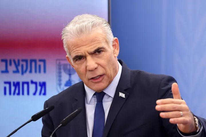 لابيد: على إسرائيل قبول خطة ويتكوف الجديدة "علنا وفورا"