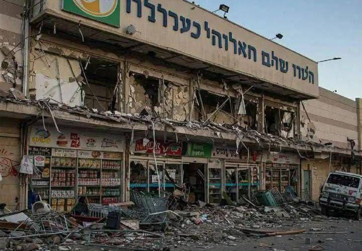 إعلام العبري ينشر للمرة الأولى بعض الأماكن التي تضررت من ضربات صواريخ حزب الله شمال فلسطين المحتلة.