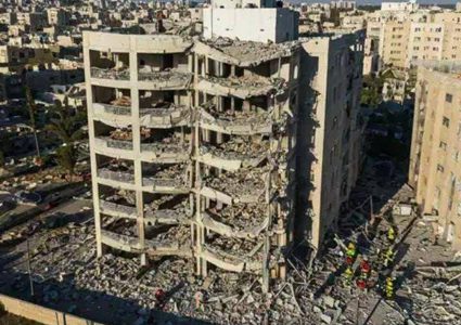 إعلام العبري ينشر للمرة الأولى بعض الأماكن التي تضررت من ضربات صواريخ حزب الله شمال فلسطين المحتلة.