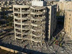 إعلام العبري ينشر للمرة الأولى بعض الأماكن التي تضررت من ضربات صواريخ حزب الله شمال فلسطين المحتلة.