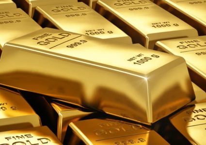 الذهب يتراجع ويتجه نحو تكبد خسائر أسبوعية