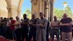 45 ألفا يؤدون صلاة الجمعة في المسجد الأقصى