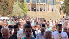 45 ألفا يؤدون صلاة الجمعة في المسجد الأقصى