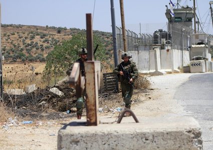 الاحتلال يصيب شابين شرق أريحا أحدهما بالرصاص الحي