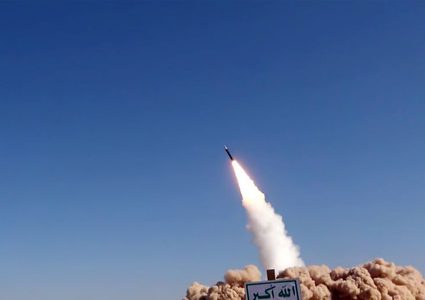 صاروخ يمني يغلق مطار اللد مجدداً ويطلق الإنذارات في "تل أبيب"