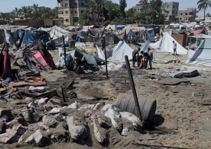 4 شهداء بينهم طفلة وعشرات الإصابات جراء قصف الاحتلال مواصي خان يونس