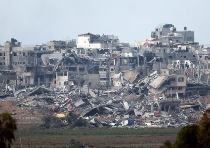 عشرات الشهداء والجرحى وتوسيع الهجوم البري في اليوم 77 على عودة الحرب