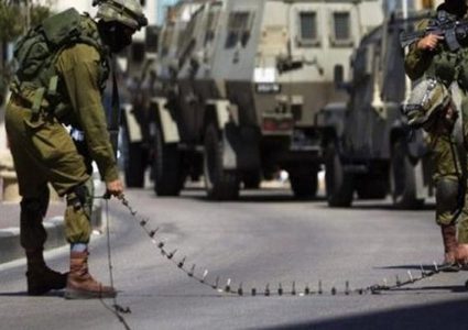 الاحتلال ينصب حاجزا عسكريا عند مدخل نحالين غرب بيت لحم