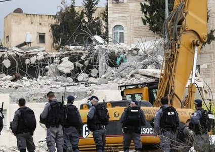 سلطات الاحتلال تهدم منزلا في أم الفحم