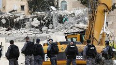 سلطات الاحتلال تهدم منزلا في أم الفحم