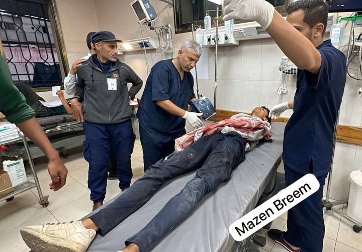 انتشال 23 ضحية وإجلاء أكثر من 200 إصابة جراء قصف وإطلاق نار من قبل جيش الاحتلال صوب المتوجهين لمركز المساعدات غرب مدينة رفح.