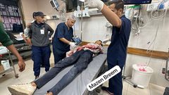 انتشال 23 ضحية وإجلاء أكثر من 200 إصابة جراء قصف وإطلاق نار من قبل جيش الاحتلال صوب المتوجهين لمركز المساعدات غرب مدينة رفح.