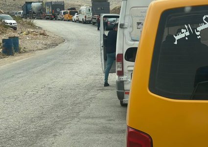 الاحتلال يشدد من اجراءاته العسكرية على حاجز الحمرا