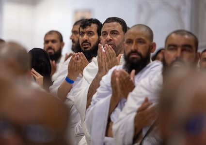 حجاج بيت الله الحرام يبدؤون أيام التشريق