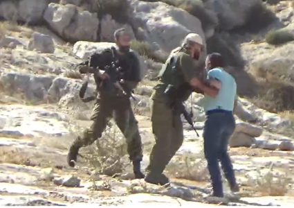 إصابة مزارع جراء الاعتداء عليه من قبل جنود الاحتلال في الخضر جنوب بيت لحم