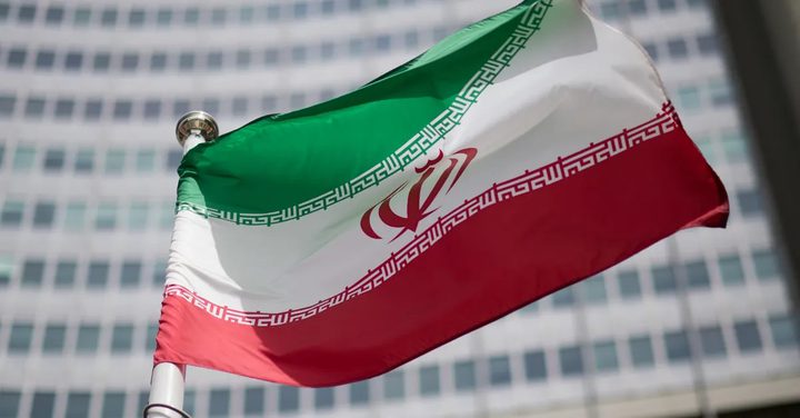 إيران: الحظر الأمريكي للسفر يظهر “عداء عميقا” تجاه الإيرانيين والمسلمين