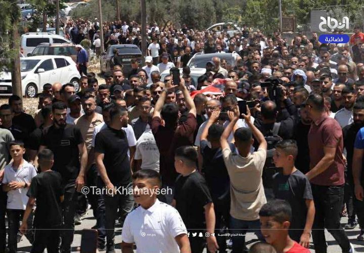 جانب من تشييع شهيد لقمة العيش مصطفى الطل بمدينة الظاهرية جنوب الخليل