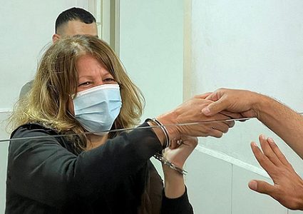 الاحتلال يمدد اعتقال سناء سلامة