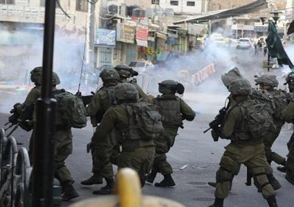 اصابات بالاختناق خلال اقتحام قريتي قريوت وتل