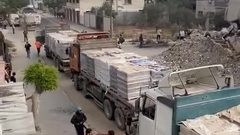 11 شاحنة محملة باللحوم المجمدة دخلت صباح اليوم الى تجار في دير البلح وسط قطاع غزة