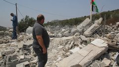 الاحتلال يوزع إخطارات بهدم ووقف بناء في كفر قدوم شرق قلقيلية