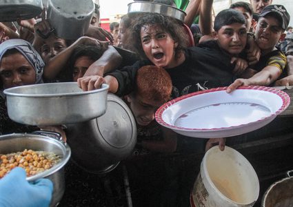 أوتشا تحذّر من إجبار الغزيين على الاختيار بين الجوع والموت