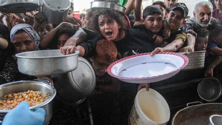 أوتشا تحذّر من إجبار الغزيين على الاختيار بين الجوع والموت