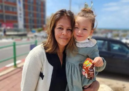 الاحتلال يفرج عن سناء سلامة دقة ويحولها للحبس المنزلي