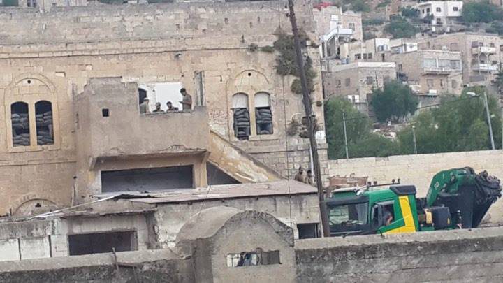الاحتلال يستولي على عمارة سكنية ويحولها لثكنة عسكرية في مدينة الخليل