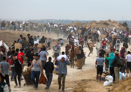 أكثر من 18 شهيدا وعشرات الإصابات برصاص الاحتلال قرب مركز المساعدات وسط القطاع