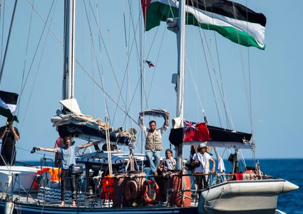 الاحتلال يقرّر استمرار احتجاز نشطاء "أسطول الحرية مادلين" حتى ترحيلهم