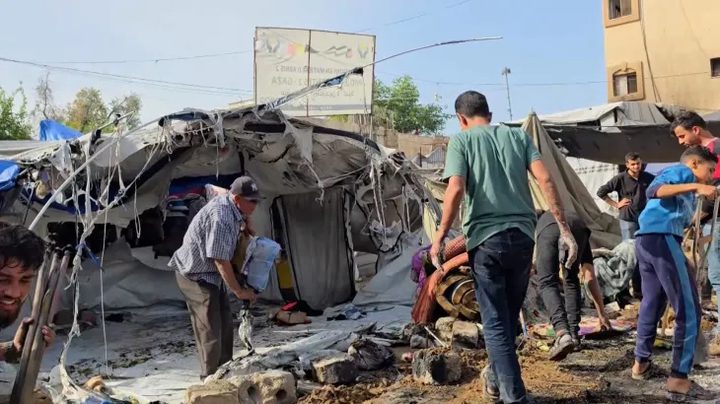 3 شهداء في قصف الاحتلال خيمة في مواصي خان يونس