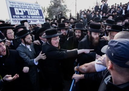 وزير الإسكان في حكومة الاحتلال يستقيل لعدم إعفاء المتدينين من التجنيد