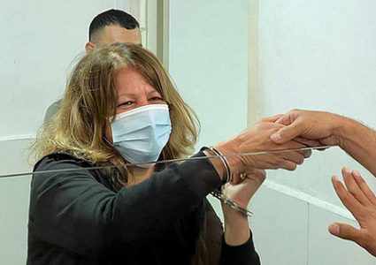 محكمة الخضيرة ترفض طلب الشرطة تمديد الحبس المنزلي لسناء سلامة