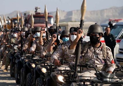 إيران تبدأ مناورات عسكرية تركز على "تحركات العدو"